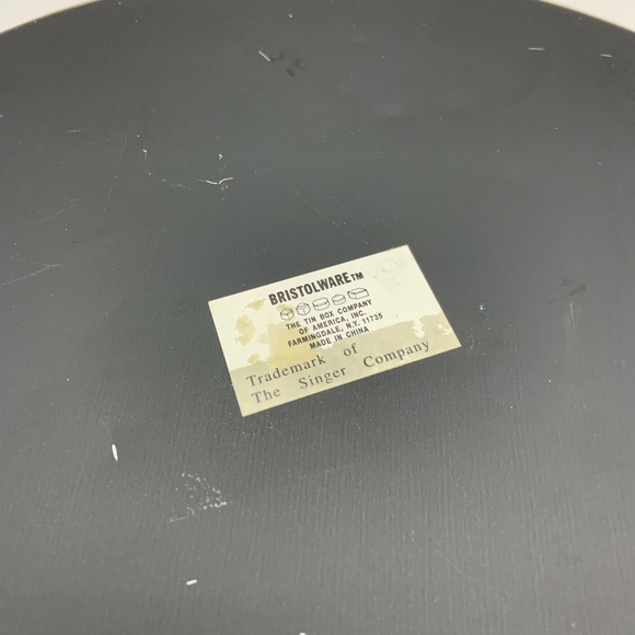Vintage The Singer Manufacturing Company Bristolware Round 12" Retro Tin - Picture 9 of 15